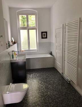 Das Bad - 4 Zimmer Etagenwohnung zum Kaufen in Berlin