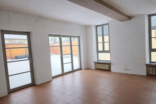 Ausgang zum Garten - 5 Zimmer Einfamilienhaus in Obernzenn