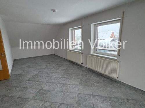 Wohnzimmer - 4 Zimmer Etagenwohnung zur Miete in Lohne (Oldenburg)