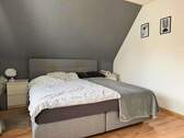 Schlafzimmer (OG) - 