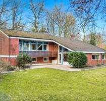 Architektenhaus am Waldrand - 1.059.000,00&nbsp;EUR Kaufpreis, ca.&nbsp; 176,70&nbsp;m&sup2;&nbsp;Wohnfl&auml;che in Hamburg (PLZ: 22359) Volksdorf