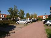 ausreichend Parkplätze auch für Besucher - 1 Zimmer Mehrfamilienhaus, Wohnhaus in Klipphausen