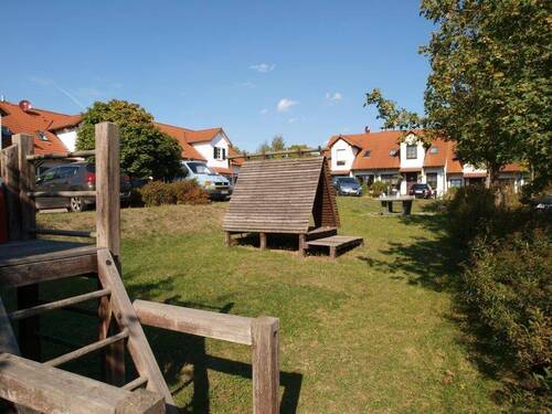 mit Kinderspielplatz im Hof - Mehrfamilienhaus, Wohnhaus in Klipphausen zum Kaufen