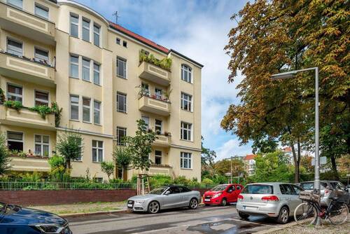 Aussenansicht des Hauses - Etagenwohnung mit 81,00 m² in Berlin zum Kaufen