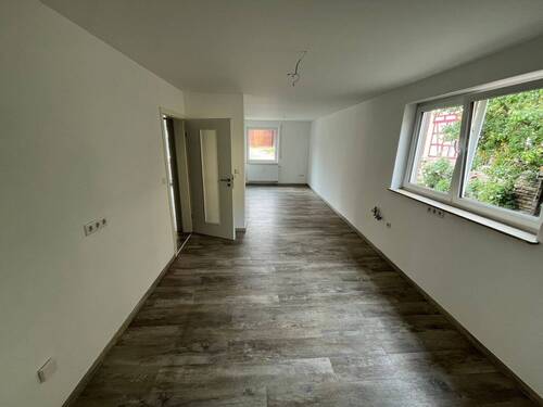 1.jpg - 4 Zimmer Etagenwohnung zur Miete in Adelshofen