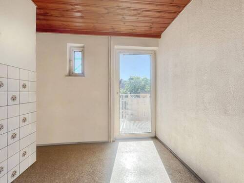 Küche mit Zugang zum Balkon - 