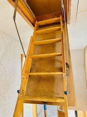 Die Treppe zum Dachboden - 