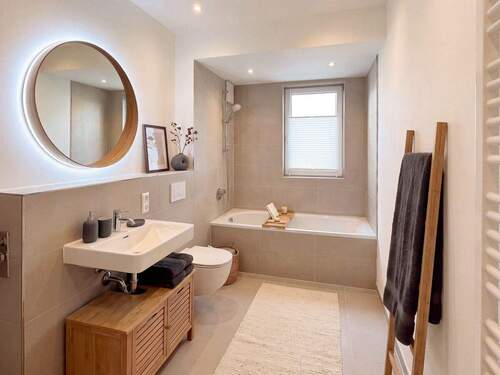 Innenvisualisierung Badezimmer - 4 Zimmer Etagenwohnung zum Kaufen in München