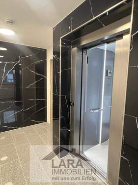 Aufzug - 3 Zimmer Etagenwohnung in Bielefeld / Brackwede