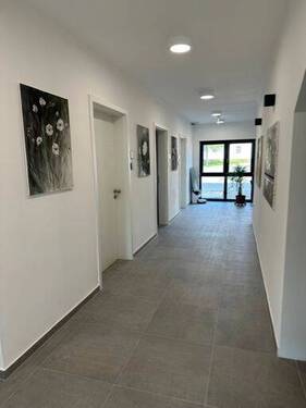 Flur - Büro zur Miete in Schmiechen