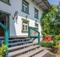 Alleinlage... soweit weit das Auge reicht! Traumhaftes Landhaus inkl. Pferdeboxen mit 94.000 qm Wiese & Natur! - Küssaberg Küßnach