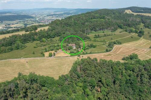 Luftbild - 9 Zimmer Mehrfamilienhaus, Wohnhaus in Küssaberg