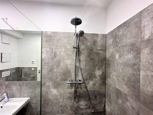 Ebenerdige Ganzglasdusche - 