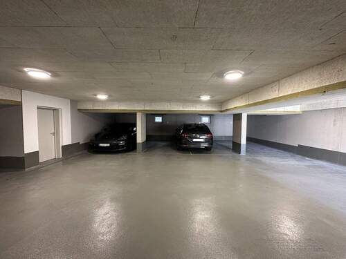 Tiefgaragenstellplatz optional - 