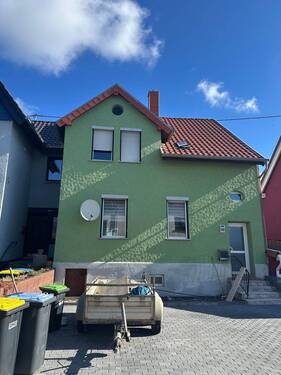 Vorderansicht - Wannemacher Immobilien **** Einfamilienhaus in einer zentralen Lage von Schiffweiler-Heiligenwald ****