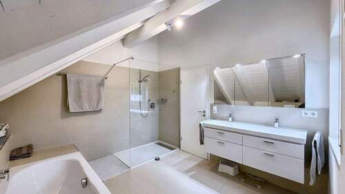 Badezimmer - Obergeschoss - 