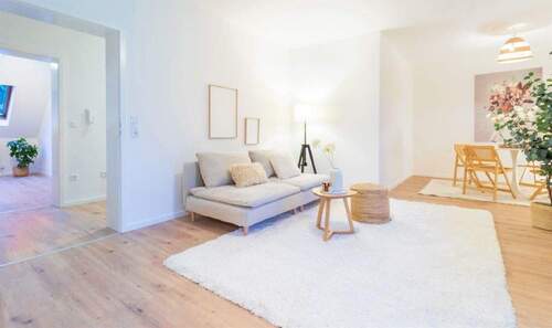 Bild1 - Entzückende 3-ZKB mit Balkon und Garage KS-Süd