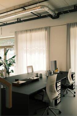 Schreibtischplätze 1 - Kreativer Schreibtischplatz im St. Pauli Studio - 247 Zugang, Kaffee & DSL, 4qm