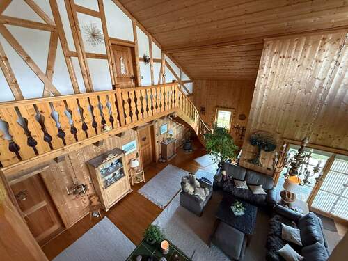 Aufgang zur Galerie - 