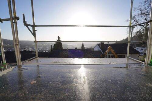 Fernblick-Balkon - Doppelhaushälfte mit 168,70 m&sup2; in Kelkheim (Taunus) zur Miete