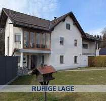 REPRÄSENTATIVES 3-FAMILIENHAUS MIT FERIENWOHNUNG UND ANGRENZENDER WIESE - Fürstenstein