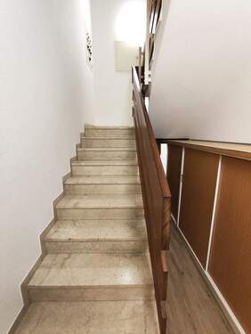 Treppenaufgang vom UG - 