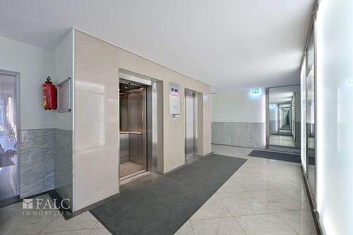EG Foyer Aufzüge - 