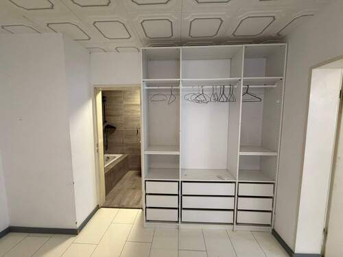 Kleiderschrank - 