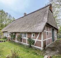 Historisches Reetdachhaus im Dollener Ortskern sucht einen neuen Eigentümer! - Dollern