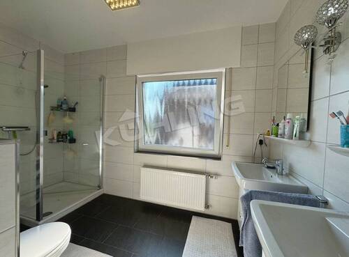 Modernisiertes Badezimmer - 