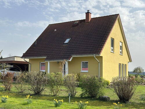 Eingang Nordseite mit Carport - 