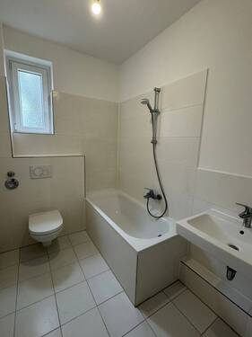 Beispielfoto Bad - 2 Zimmer Etagenwohnung zur Miete in Hamburg