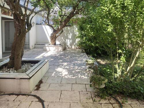 Terrasse - Großes Wohnzimmer und Terrasse - optimal für Single oder Paar - Garage in der Hauseinfahrt