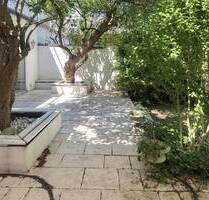 Großes Wohnzimmer und Terrasse - optimal für Single oder Paar - Garage in der Hauseinfahrt - Düsseldorf Eller