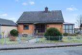 Titelbild - Eigenheim mit Gartenhaus und Garage in Ruhiger Lage