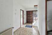 Eingangsbereich - 6 Zimmer Einfamilienhaus zum Kaufen in Uslar