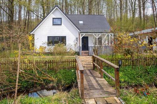Außenansicht - Einfamilienhaus in Wassersleben: Strandnah wohnen nahe Flensburger Förde und Waldrandlage