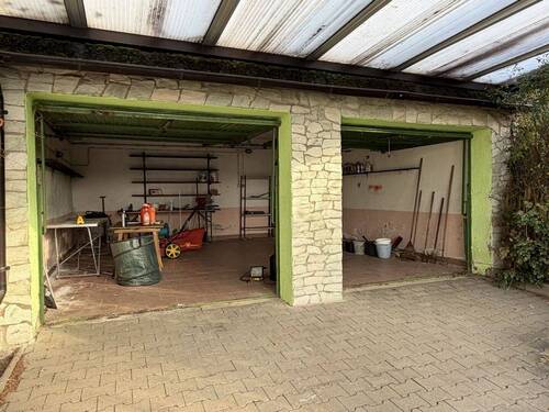 Geräumige Doppelgarage - 