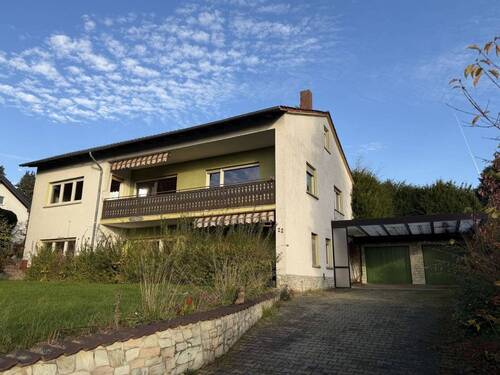 Hausansicht - 5 Zimmer Mehrfamilienhaus, Wohnhaus zum Kaufen in Frankfurt am Main