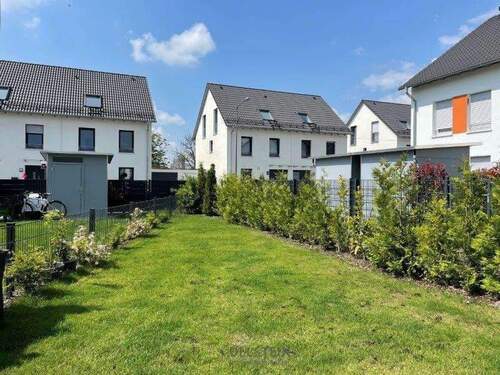 Garten hinten - 5 Zimmer Reihenendhaus in Frankfurt am Main