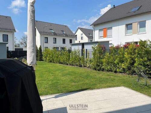 Terrasse Garten - Reihenendhaus mit 156,00 m&sup2; in Frankfurt am Main zur Miete