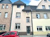 Hausansicht Vorderseite - Mehrfamilienhaus in beliebter Wohnlage