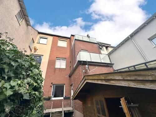 Hausansicht Rückseite - 6 Zimmer Mehrfamilienhaus, Wohnhaus zum Kaufen in Neuss