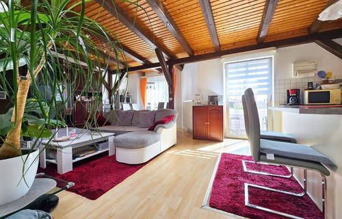 Wohnzimmer - 3 Zimmer Etagenwohnung in Köthen (Anhalt)