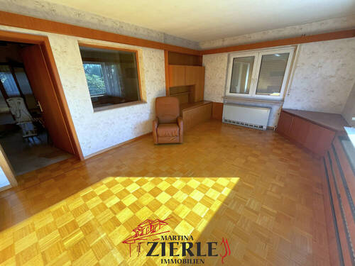 3 Wohnzimmer EG - 7 Zimmer Einfamilienhaus in Uhingen
