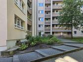 Zugang zum Haus - 1 Zimmer Etagenwohnung zum Kaufen in Berlin