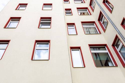 Gut erhaltene Bausubstanz - 3 Zimmer Etagenwohnung zum Kaufen in Berlin