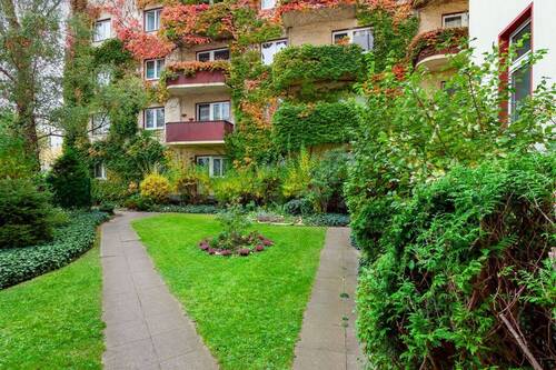 Vorgarten - 3 Zimmer Etagenwohnung in Berlin