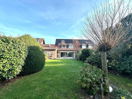 Hausansicht Rückseite - 5 Zimmer Doppelhaushälfte in Neuss