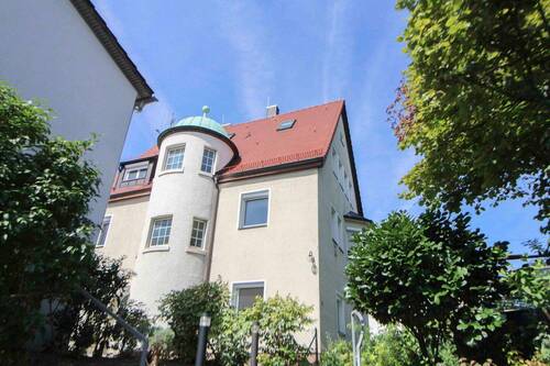 Seitenansicht - Interessantes MFH mit Wertsteigerungspotenzial und großem Garten in Top-Lage von Stuttgart
